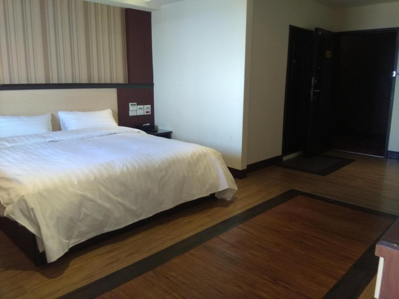 Dengfeng Milan Business Hotel Huwei Dış mekan fotoğraf